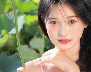 我在17吃瓜网观看“狗血剧情”，嘴里的瓜都没停过。