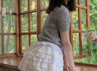 听说“19吃瓜”特别能吃，视频里咬文嚼字根本停不下来。