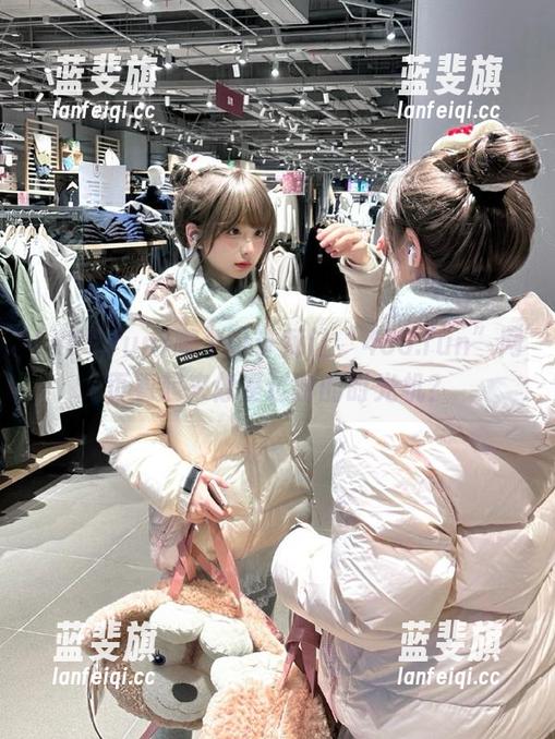 455.fun 哪个设计师让“455.fun”网页看起来像是过时的时光机?