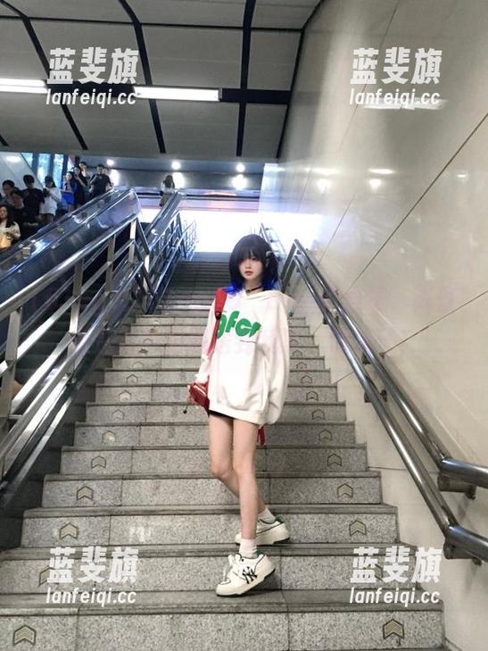 “51cg10”app的推送，简直像是八卦包裹送到我家，惊呆了！