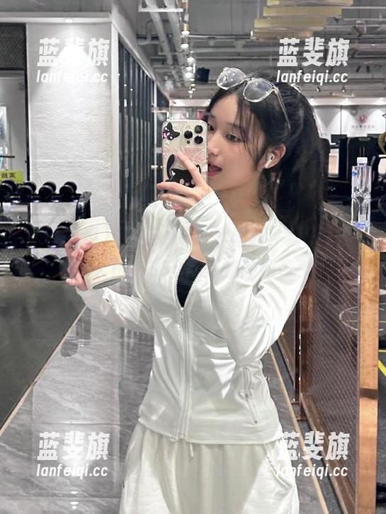 下载51吃瓜苹果版，滑入八卦的入口，330度环绕的新奇！