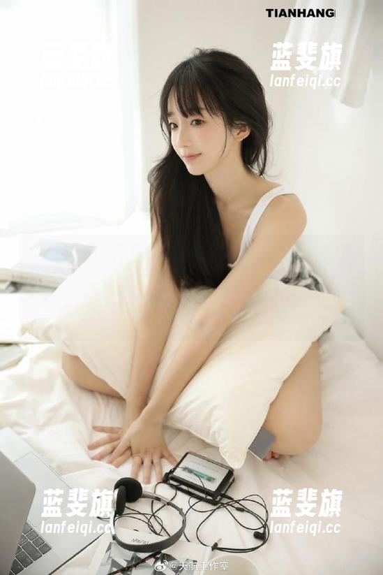 在58吃瓜官网，耳边的八卦声仿佛从未消失过，有种…想继续上瘾的感觉。