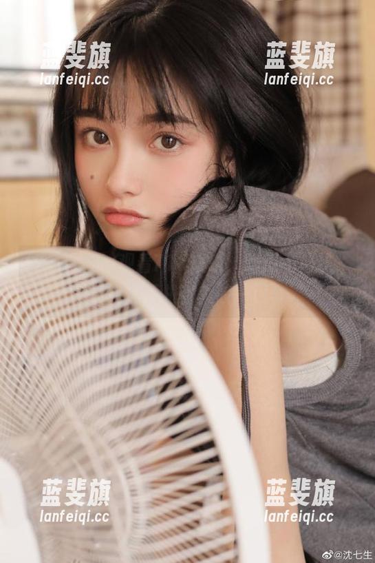 观看718娱乐，吃瓜不怕热，看完连手机都想咬一口！