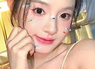 在iOS上的91吃瓜在线，连剧情都能一边聊天边瞬间变脸！