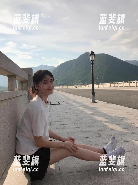 用hlw吃瓜，人人都说永不迷路，实际上我时常走了偏！