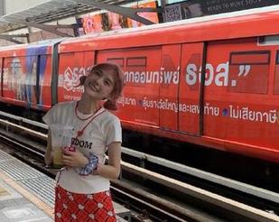 “hlw155.ccm”首页来一场不设防的灵魂碰撞，别让思维落雷雨哦！