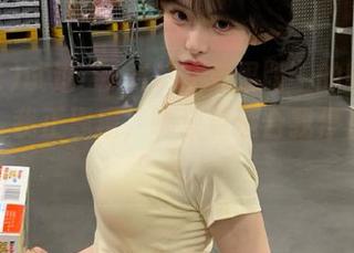 试过“zztt11苹果版”的新布局了吗？我正琢磨，哪块更适合我停留一会儿