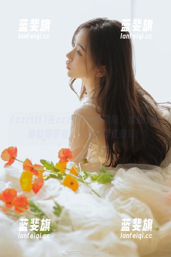 在zzzttt48苹果版，我是个冷静的观察者，心里却翻江倒海！