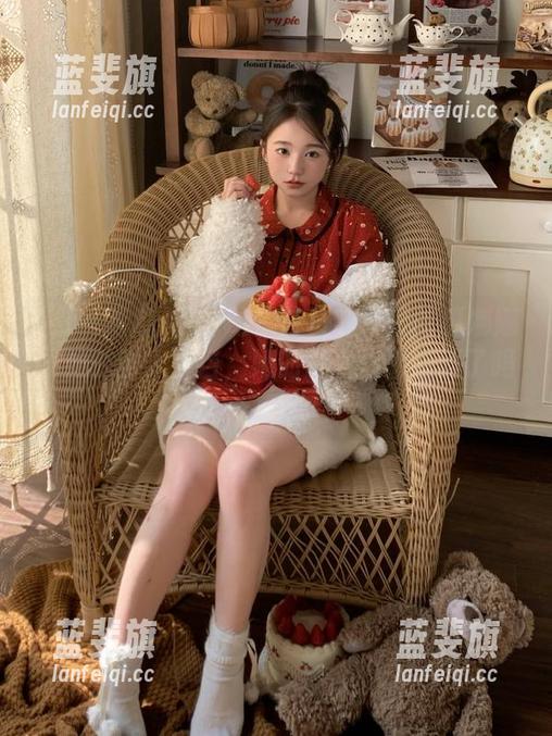 五一吃瓜首页的今日吃瓜娜娜，如此引人注目，她的魅力你感受到了吗？