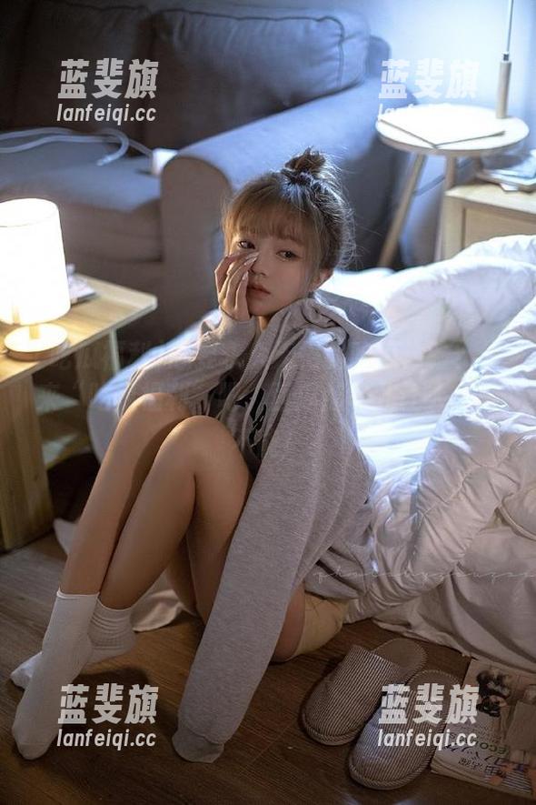 想要永久无悔的吃瓜体验？快来“吃瓜福利”吧，西瓜那味儿让人欲罢不能！