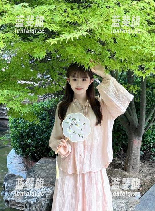 吃瓜网51官网，仿佛在放烟花，喧闹不止，我却只能默默吃瓜。