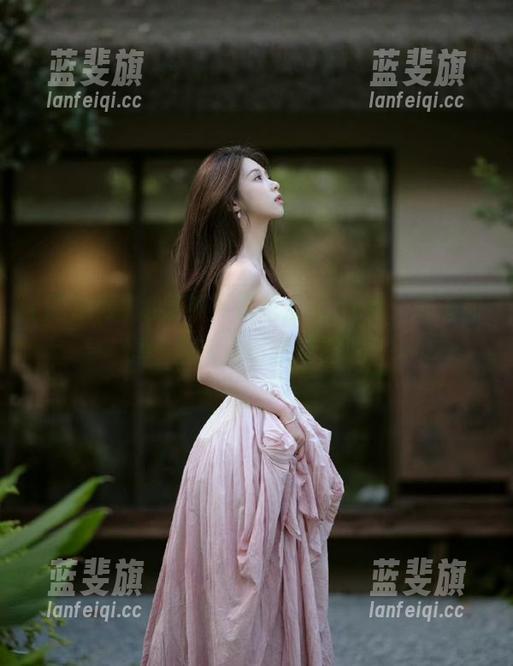 吃瓜网 如果不下载吃瓜网app,难道你想一直在瓜田里迷路吗?