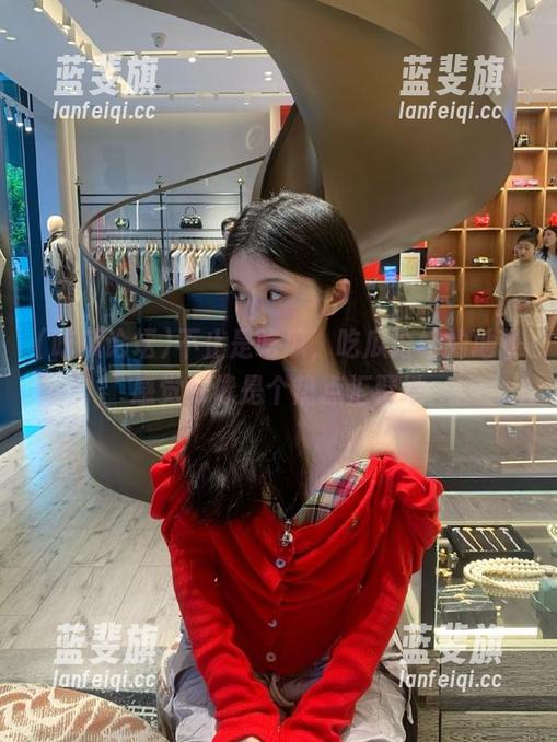 不止是吃瓜，吃瓜论坛的地址感觉好像是个热点汇聚地