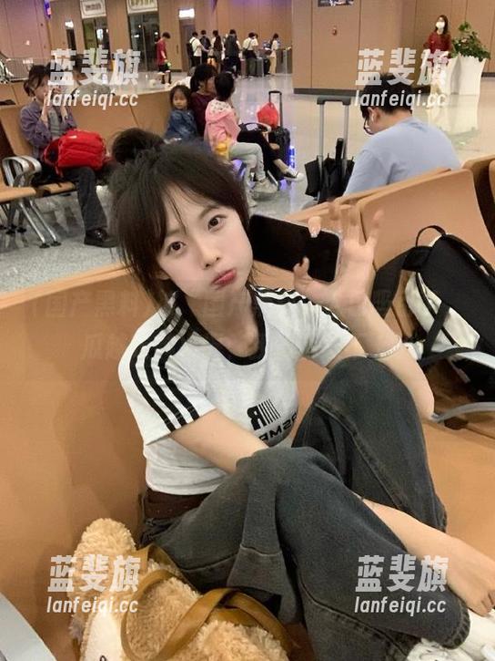被“国产黑料”入口吸引了，瓜越吃越火爆，我表示跟不上了