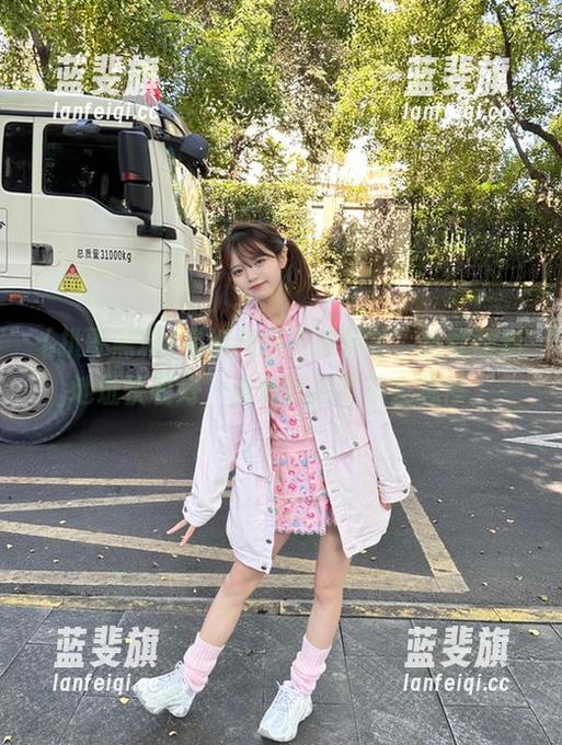 有视频是高能预警，扒哥黑料地址快收好，点击以后就不会想停。
