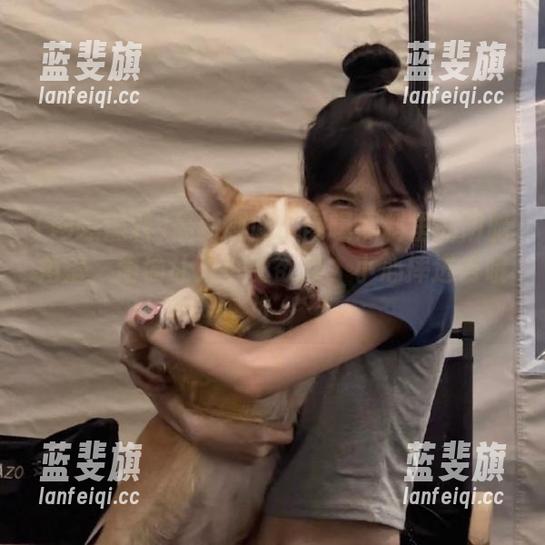 网曝黑料 最新趣闻:网曝黑料里的阴暗角落,偷偷让人垂涎欲滴,小心摔进去哦!