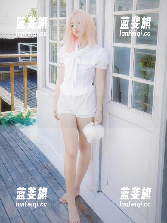 在黑料吃瓜不打烊登录，热榜上的八卦像围脖一样包住我！