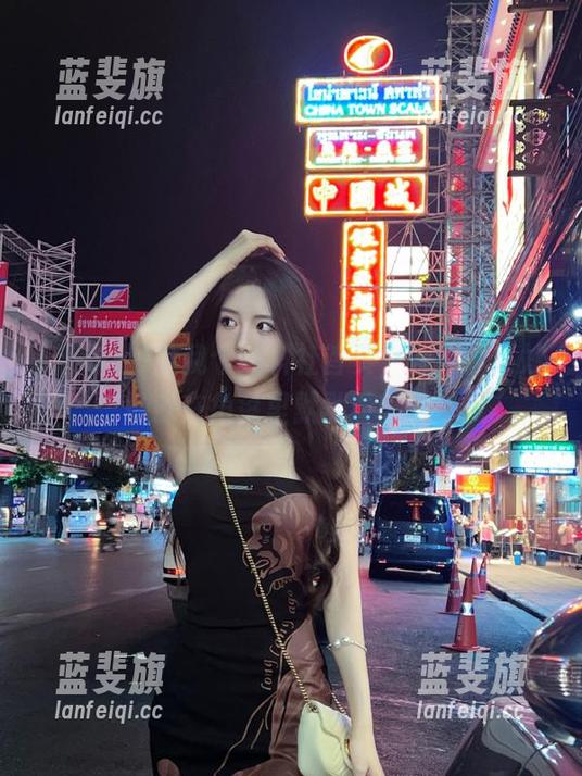 给我个黑料社首页，让我再巧妙地躲在角落里默默看热闹！