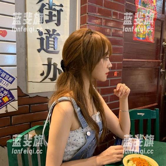 黑料社区 习惯了黑料社区的免费空气,帖子里的瓜总是太过吸引眼球。