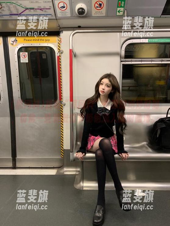 提取“黑网料”资源的绝妙时刻，仿佛一些刺激情节悄悄流入我的脑海。
